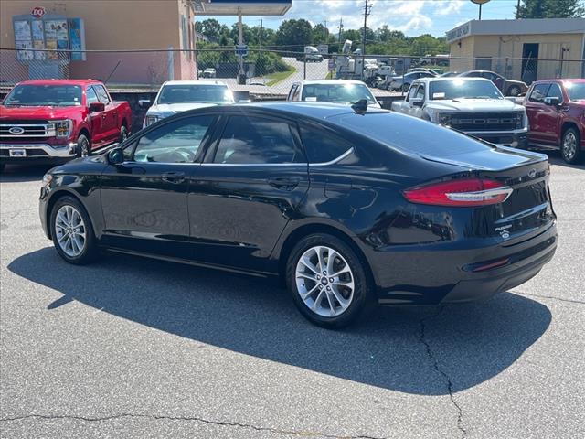 2020 Ford Fusion SE - Photo 4