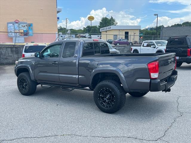 2017 Toyota Tacoma SR5 V6 - Photo 4
