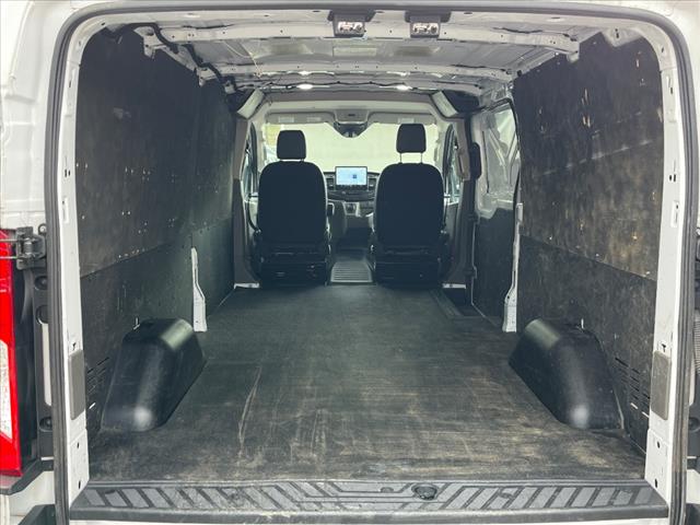 2022 Ford E-Transit 350 - Photo 5