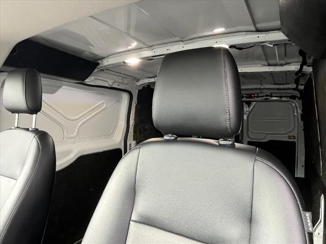 2022 Ford E-Transit 350 - Photo 6