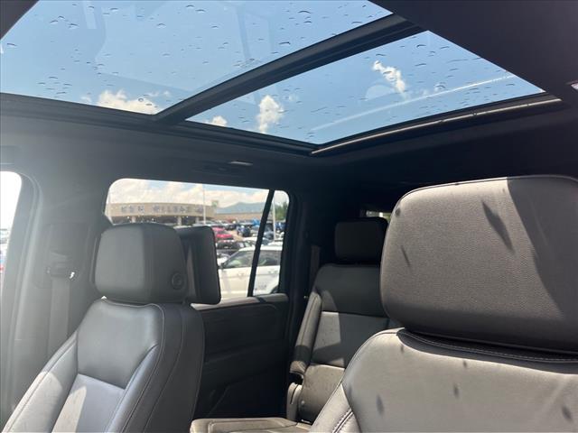 2021 Chevrolet Suburban Z71 - Photo 7