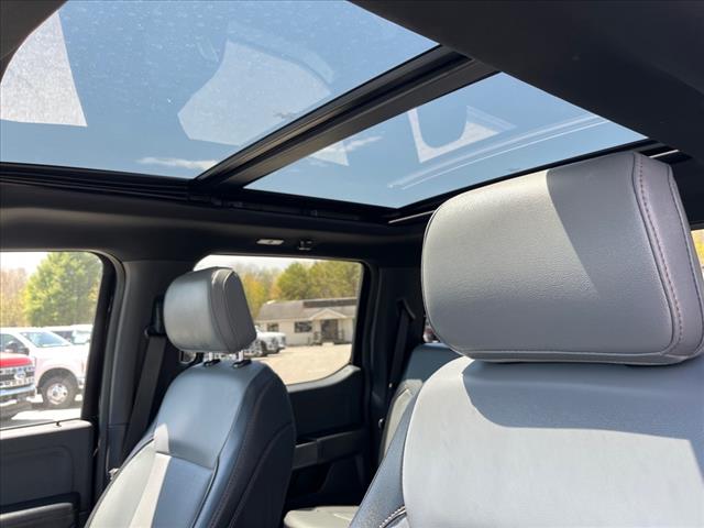 2023 Ford F-150 Lightning Lariat - Photo 8