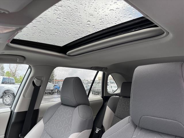 2023 Toyota RAV4 XLE - Photo 8
