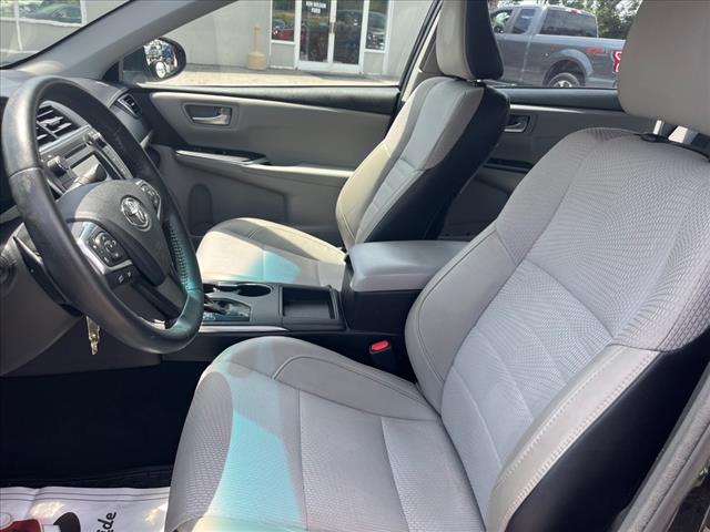 2017 Toyota Camry SE - Photo 8