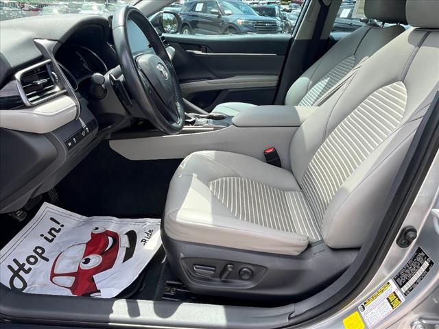 2022 Toyota Camry SE - Photo 8