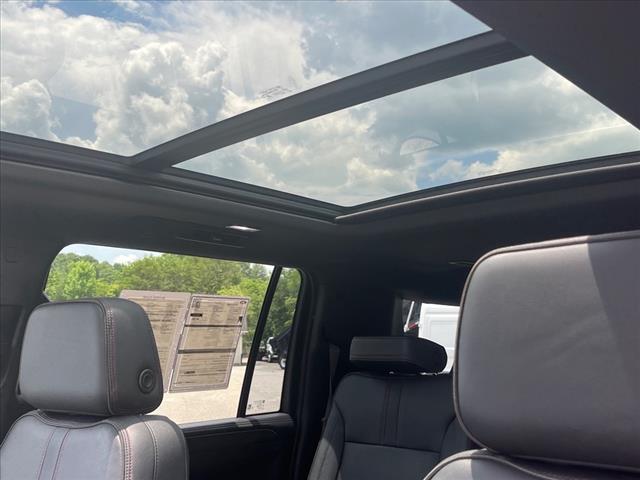 2023 Chevrolet Suburban RST - Photo 9