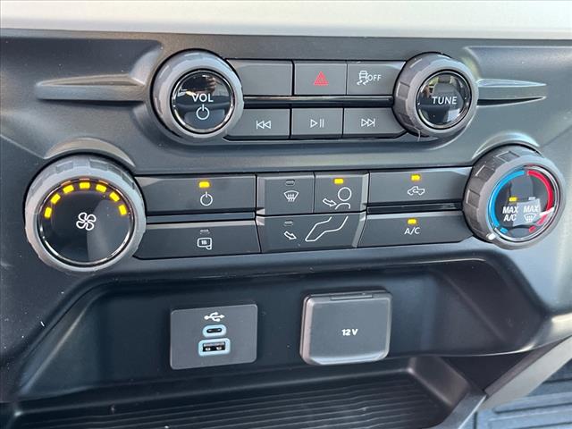 2025 Ford F-600SD 