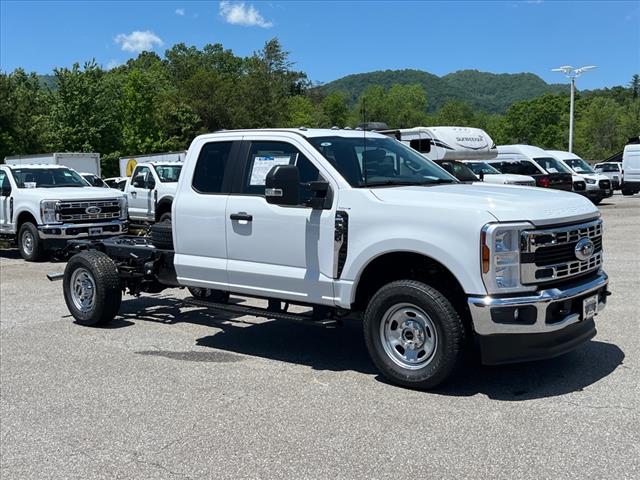 2025 Ford F-350 Super Duty XL, 1FD8X3FN6SED35879, Stock Number: T01417