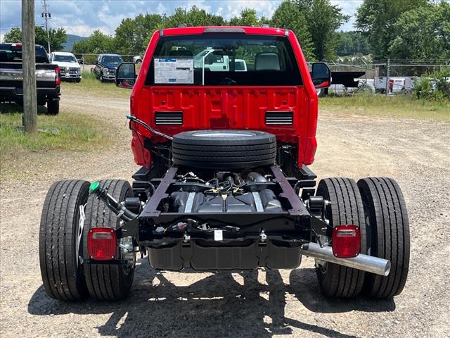 2025 Ford F-600SD 