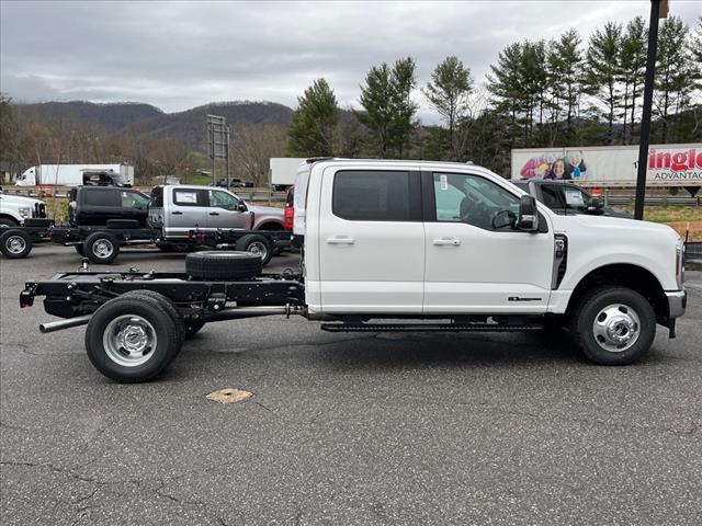 2025 Ford F-350 Super Duty Lariat DRW