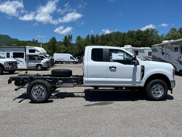 2025 Ford F-350 Super Duty XL