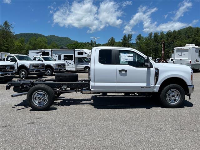 2025 Ford F-350 Super Duty XL