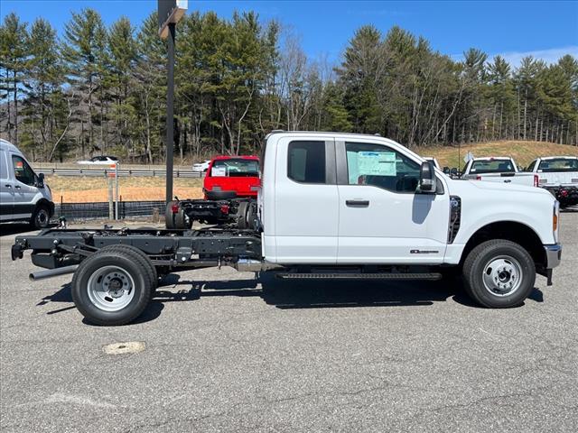 2025 Ford F-350 Super Duty XL DRW