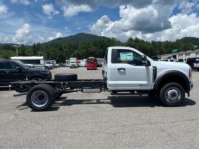 2025 Ford F-600SD 
