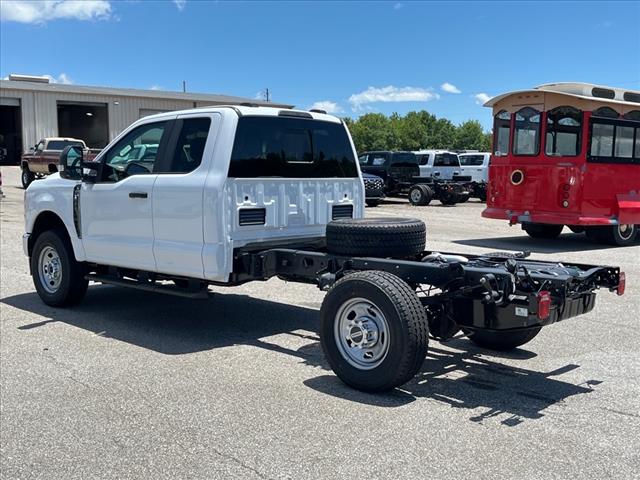 2025 Ford F-350 Super Duty XL