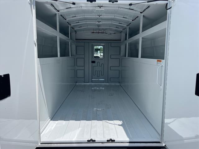2025 Ford E-Series Base Cutaway