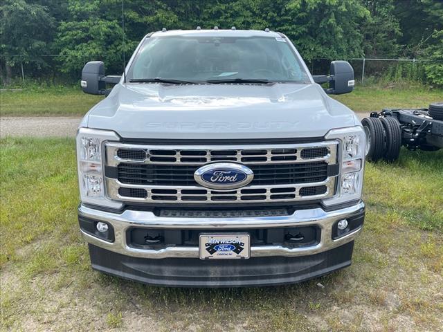 2025 Ford F-350 Super Duty XL DRW