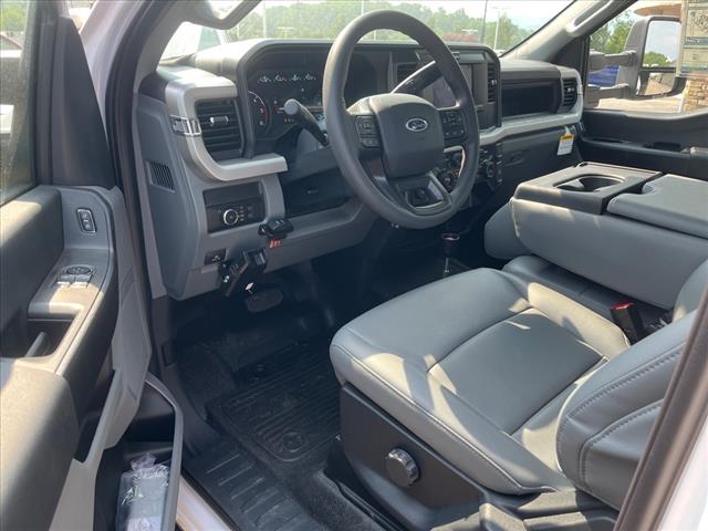 2025 Ford F-600SD XL