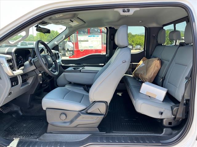 2025 Ford F-350 Super Duty XL
