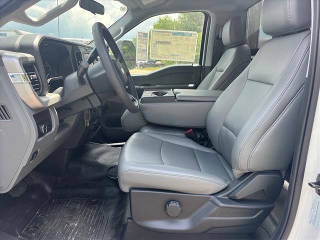 2025 Ford F-600SD XL