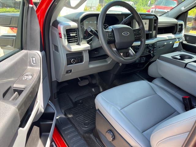 2025 Ford F-600SD 