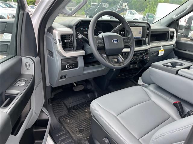 2025 Ford F-350 Super Duty XL DRW