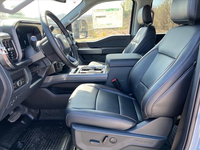 2025 Ford F-550SD Lariat DRW