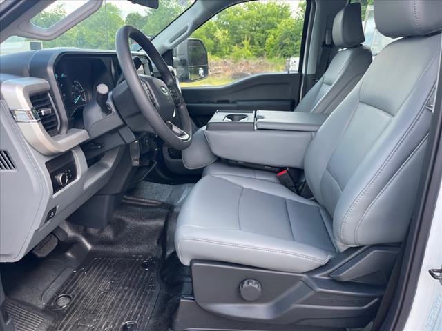 2025 Ford F-350 Super Duty XL DRW
