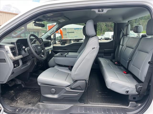 2025 Ford F-350 Super Duty XL