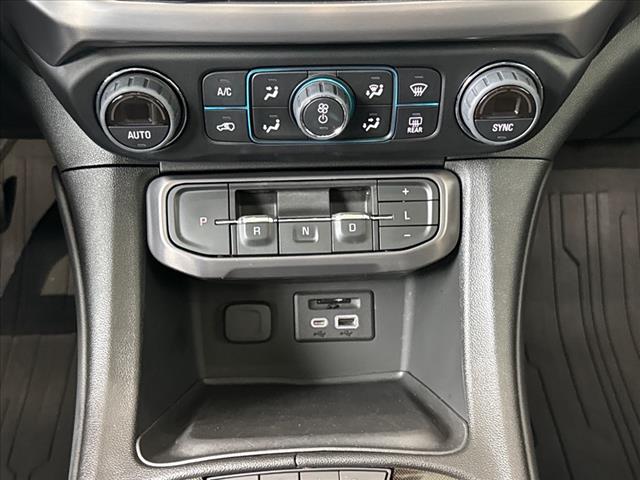 2022 GMC Acadia AT4