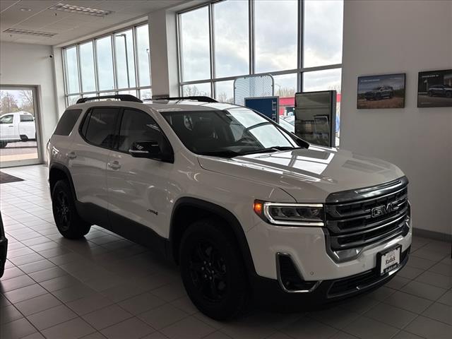 2022 GMC Acadia AT4