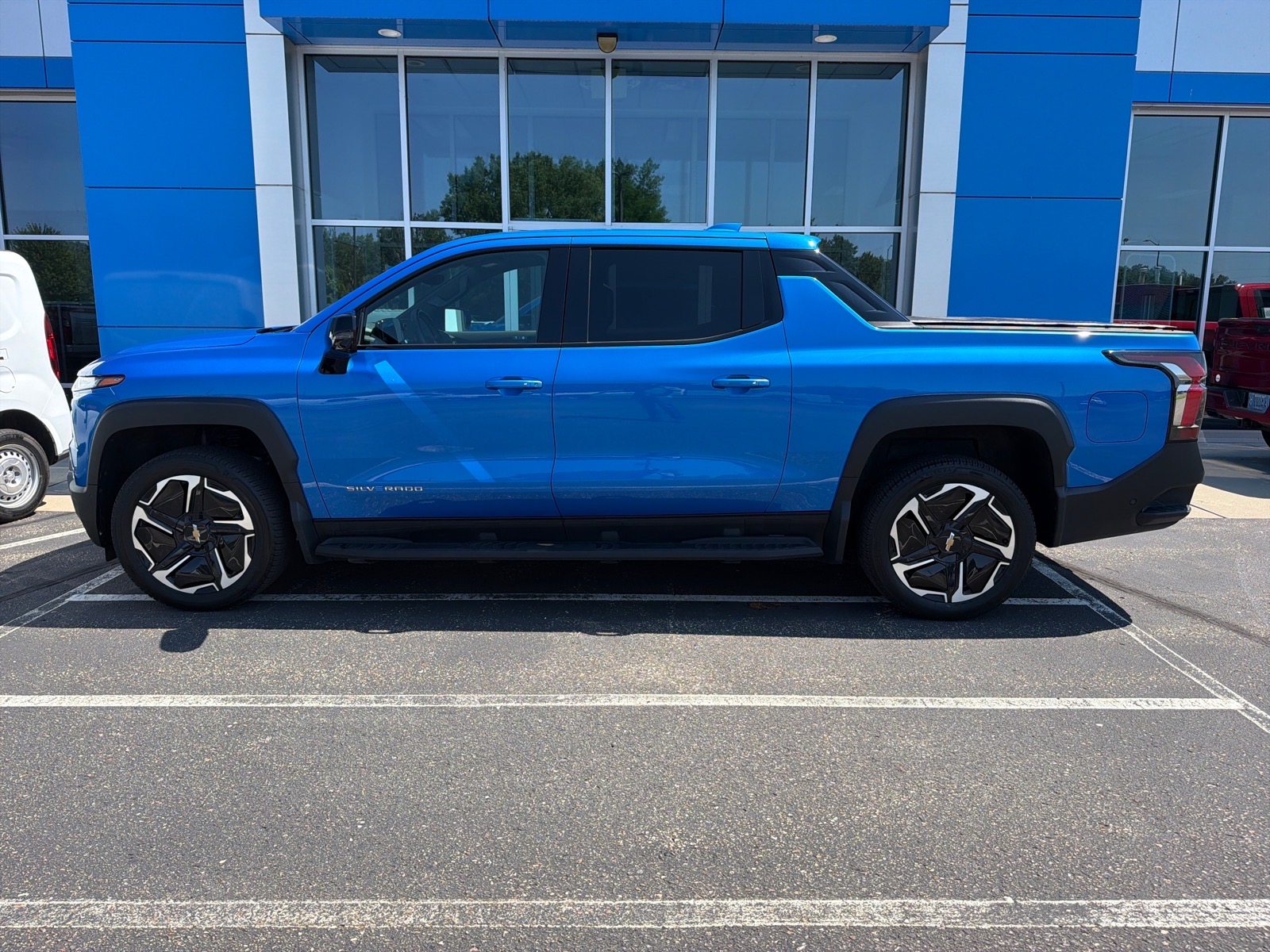 Riptide Blue Metallic 2026 Chevrolet Silverado EV Pickup Truck All-Wheel Drive 1-Speed Dual Clutch