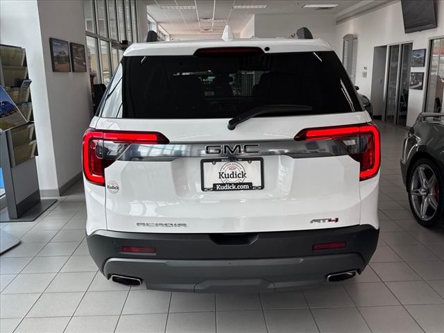 2022 GMC Acadia AT4