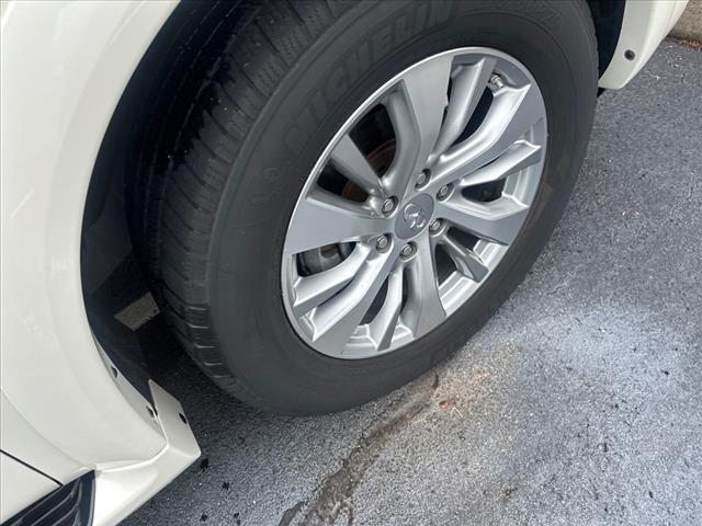 2017 INFINITI QX80 Base