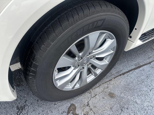 2017 INFINITI QX80 Base
