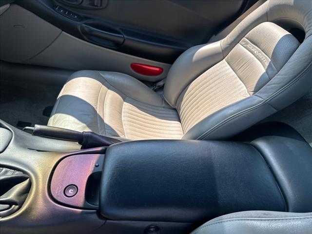2004 Chevrolet Corvette Base