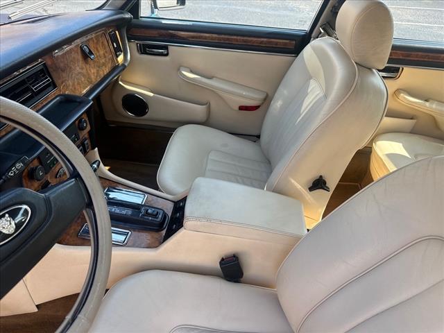 1986 Jaguar XJ-Series XJ6 Vanden Plas