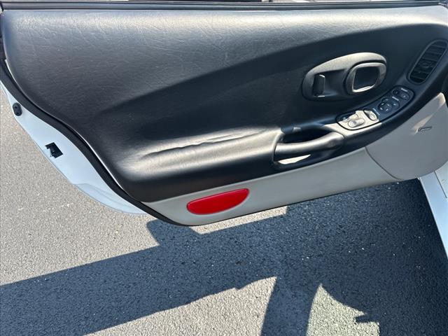 2004 Chevrolet Corvette Base