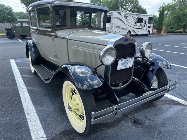 1930 Ford Model A 2dr sedan