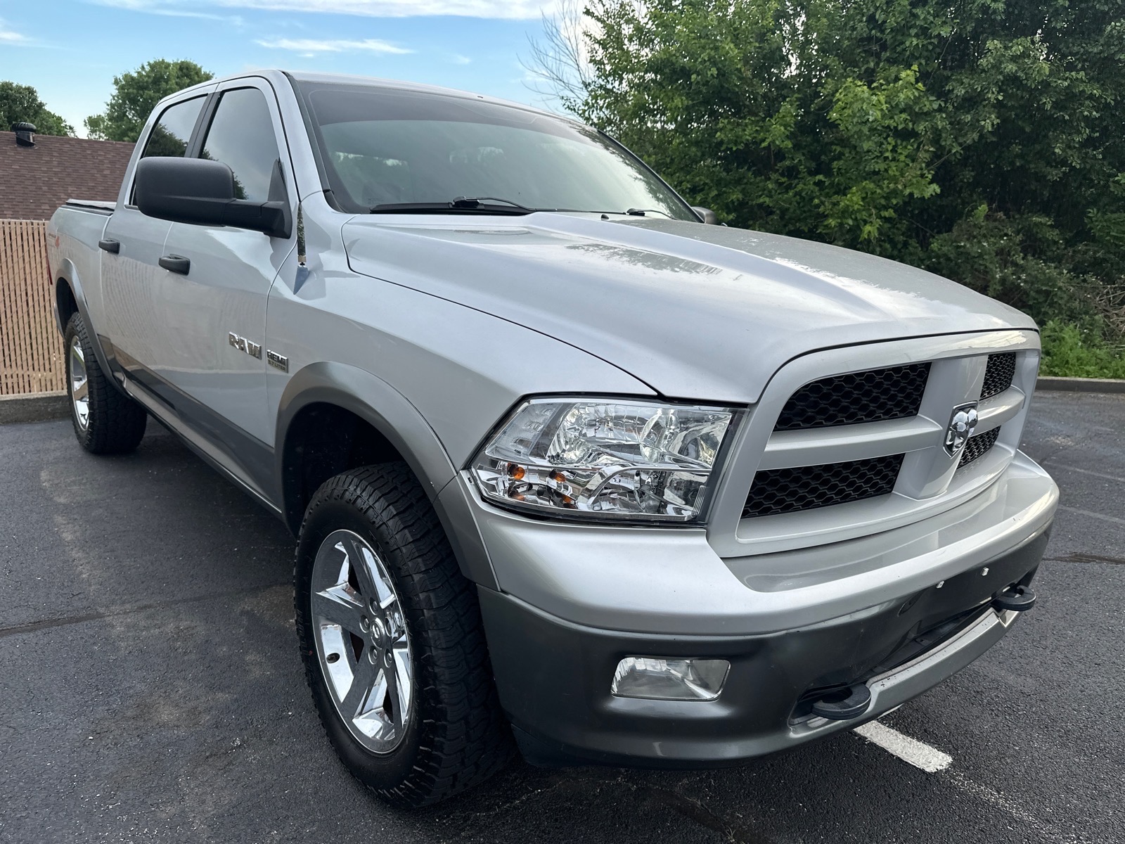 Bright Silver Metallic Clear Coat/Mineral Gray Met 2010 Dodge RAM 1500 TRX4 Crew Cab 4WD Pickup Truck Four-Wheel Drive 5-Speed Automatic