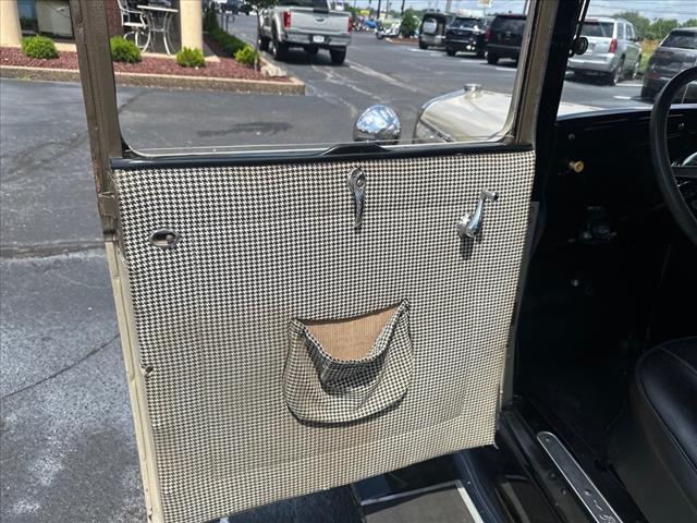 1930 Ford Model A 2dr sedan