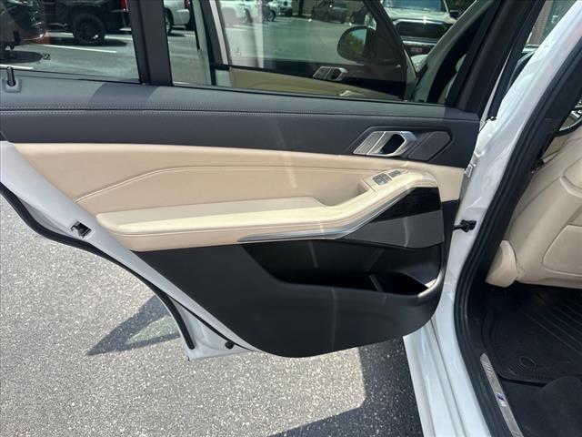 2021 BMW X7 M50i
