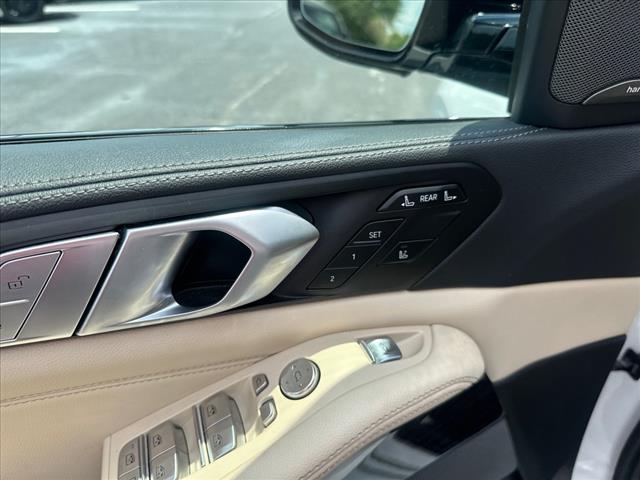 2021 BMW X7 M50i