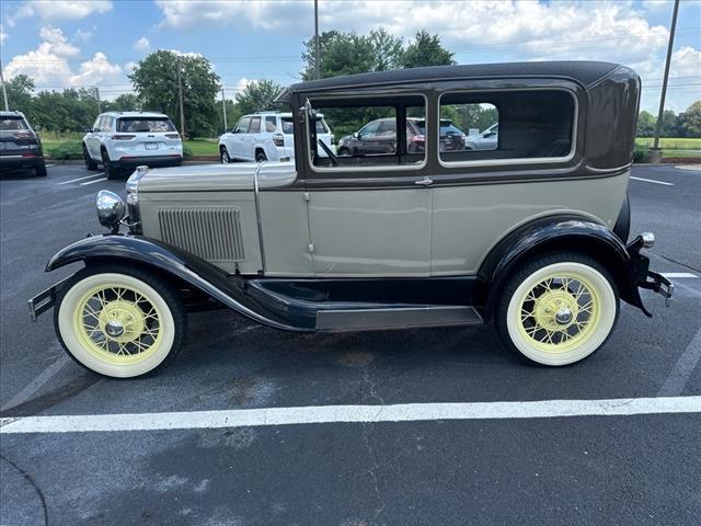 1930 Ford Model A 2dr sedan