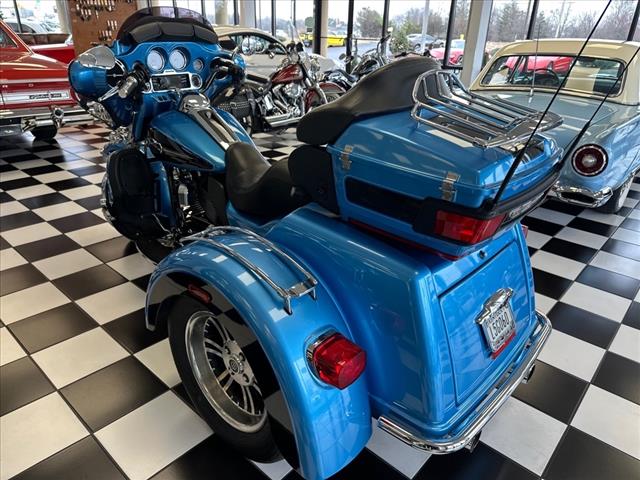 2011 Harley-Davidson Trike FLHTCUTG trike