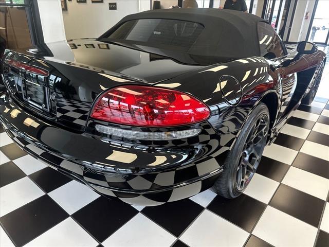 2005 Dodge Viper SRT-10