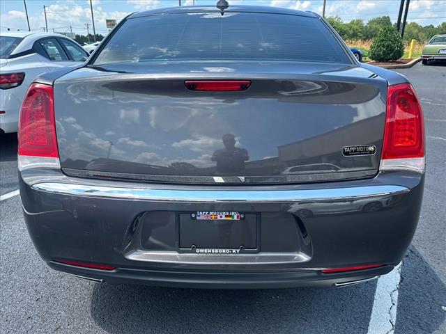 2018 Chrysler 300 Touring L