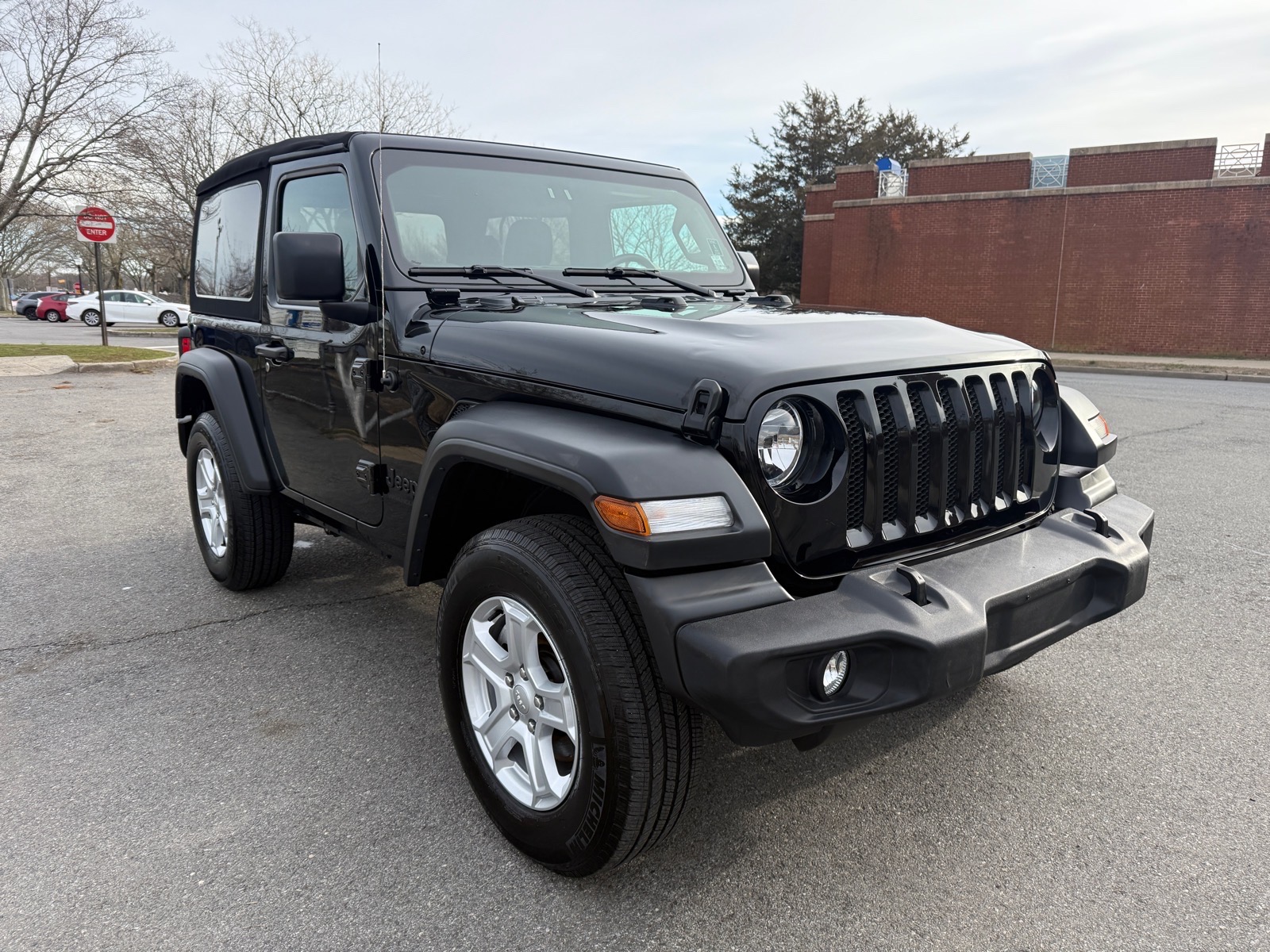 View vehicle photo 2