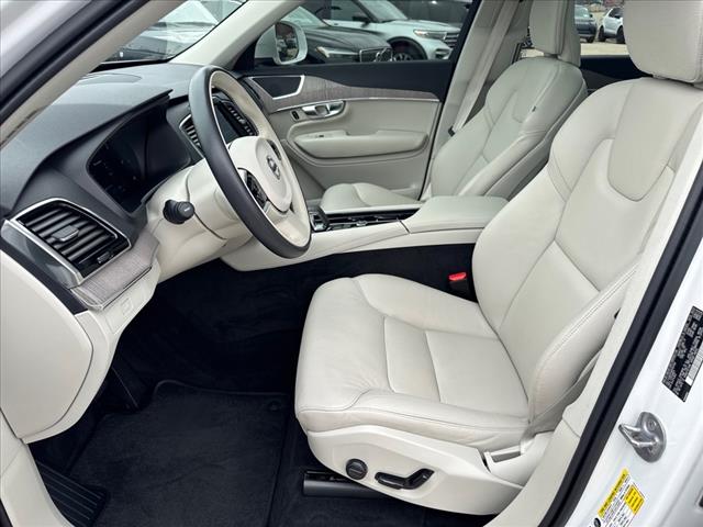 2024 Volvo XC90 B6 Plus Bright Theme
