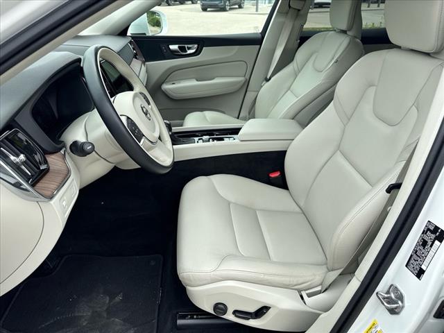 2021 Volvo XC60 T5 Momentum